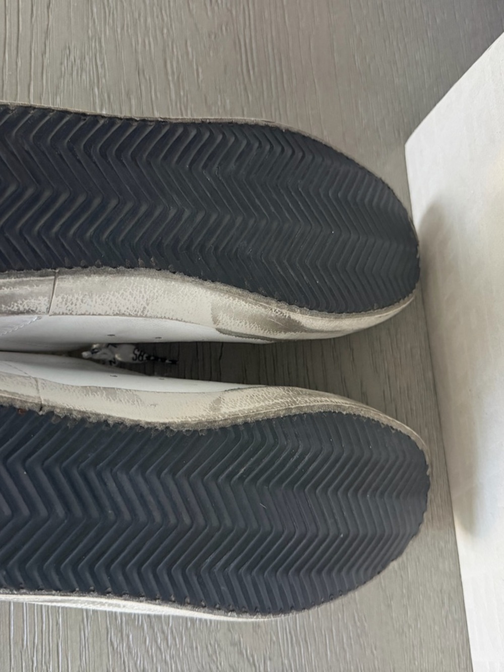 Golden Goose White Leather Low-Top Sneakers with Silver Glitter Star - Picture 5 of 6